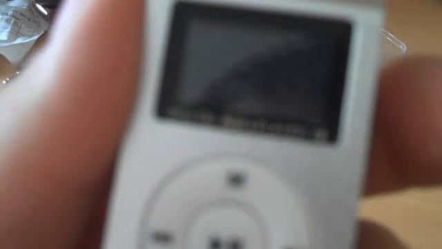 Распаковка Mp3 плеера Shuffle с дисплеем смотреть онлайн