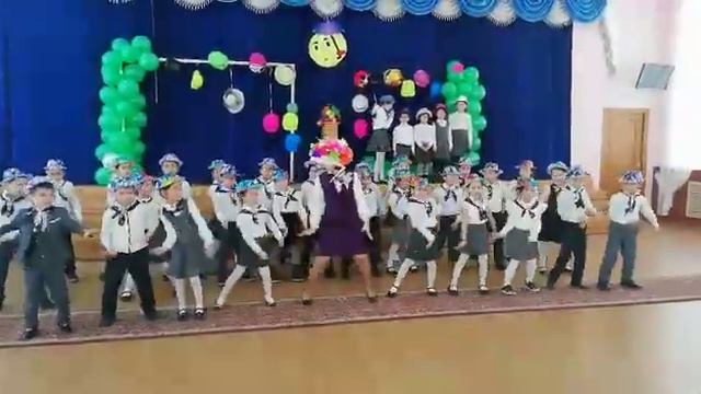 #ТАНЦЫ в #школа от Титуськи 💃 Я "ЗА" классные мероприятия в школе 🎉 смотреть онлайн