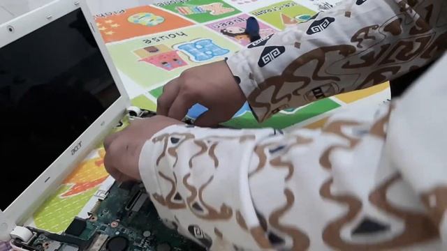 Upgrade SSD acer aspire one happy 2 смотреть онлайн