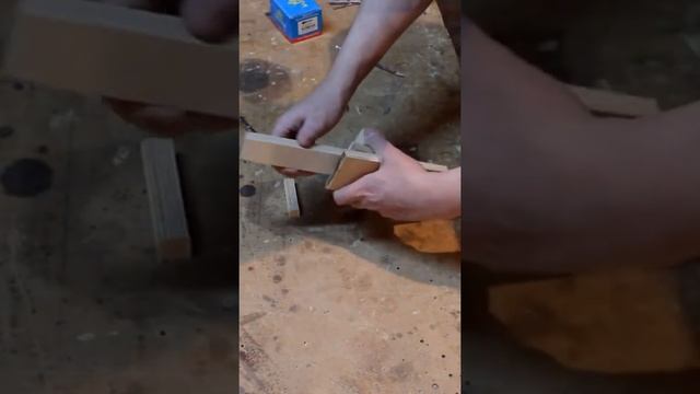 как сделать шпингалет из фанеры своими руками #shorts смотреть онлайн