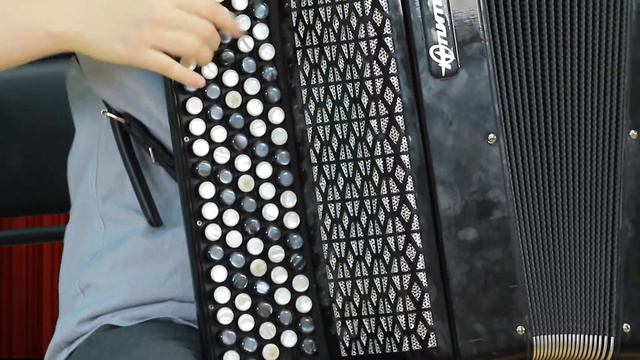 Н. Римский –Корсаков «Полёт шмеля» Исполняет Ольга Суматохина (баян)Преподаватель Е. В. Лёвин