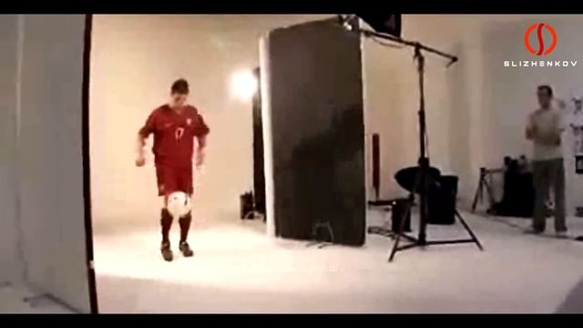 Cristiano Ronaldo SPLENDID Freestyle Football Skills