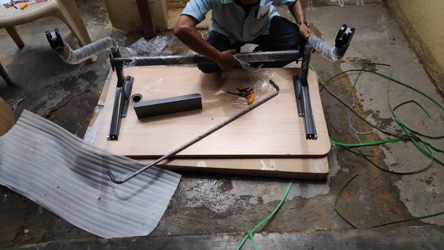 work from home Godrej Foldable table assembling video смотреть онлайн