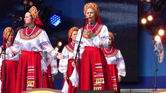 Гляжу в озёра синие исполняет хор радио"Орфей" смотреть онлайн