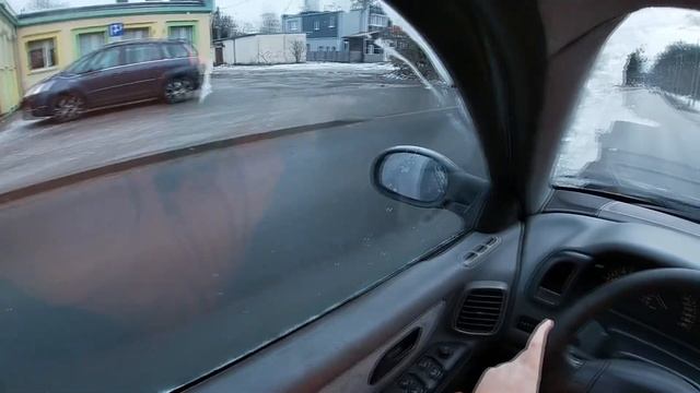 Driving my Renault Laguna I in winter смотреть онлайн