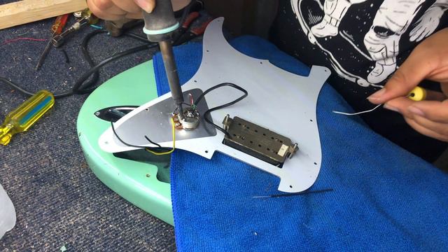 Tom Delonge strat Replica | El Taller смотреть онлайн