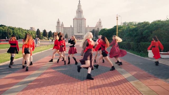 [K-pop Dance & Song Covers (#koreacover)] IZ*ONE (아이즈원) - La Vie en Rose by BLOOM Russia смотреть онлайн