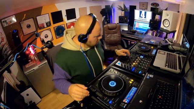 Melinki Presents The Four Corners Music Podcast 053 смотреть онлайн