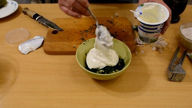 Картофель по-деревенски с огуречным соусом. смотреть онлайн