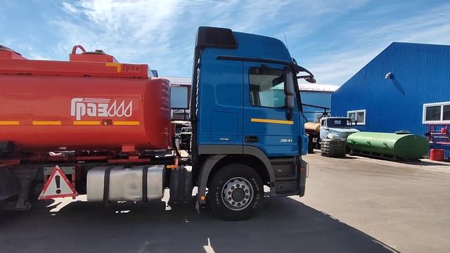 Топливозаправщик Mercedes 2641L граз 17м3. смотреть онлайн