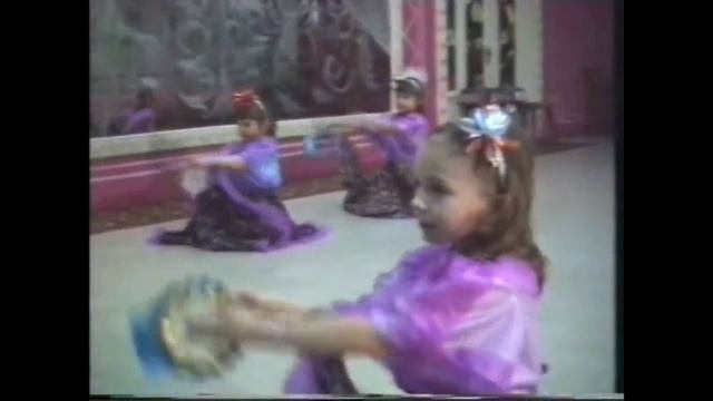 Кармен сюита Танцуют дети дошкольного возраста. смотреть онлайн