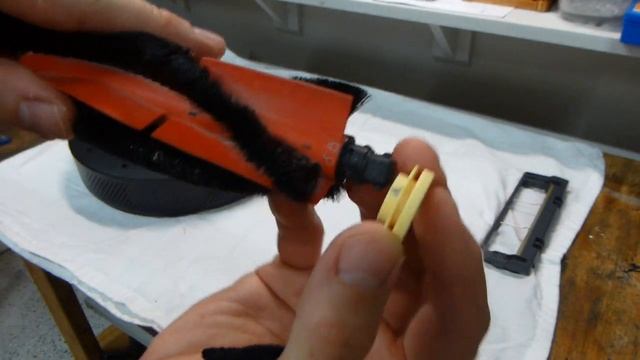 How to Clean a Roborock Robot Vacuum: Empty Dustbin, Clean Filter, Main Brush, Side Brush, Sensors смотреть онлайн