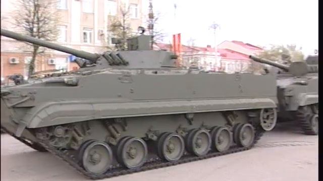 Что будет со свежим асфальтом на курганской площади после танца БМП? смотреть онлайн
