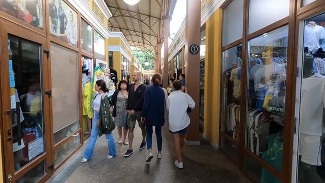Ялта без штанов. ЦЕНЫ на одежду в Ялте смотреть онлайн