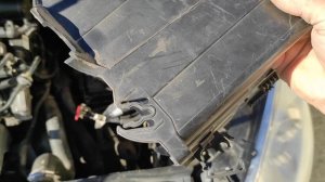 Как Правильно и Быстро Снять Аккумулятор на Peugeot  408