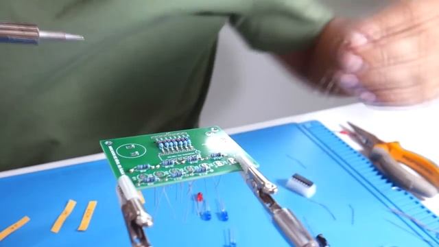 É POSSÍVEL CONSEGUIR SOLDAR MESMO SENDO UM NOOB EM ELETRÔNICA? смотреть онлайн