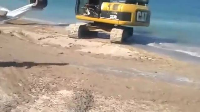 На лазурных берегах. Отдых строителей смотреть онлайн