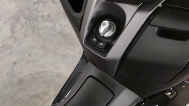 Сравнение Nmax 2021 vs 2019 | Yamaha отличия смотреть онлайн