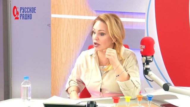 Анна Пескова в Вечернем шоу с Аллой Довлатовой смотреть онлайн