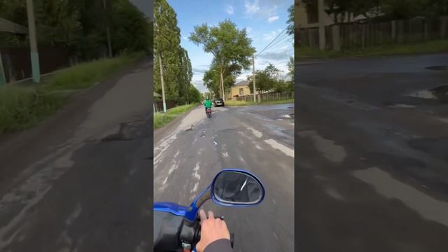 Шок! упал в яму на скутере Honda lead af 20 смотреть онлайн