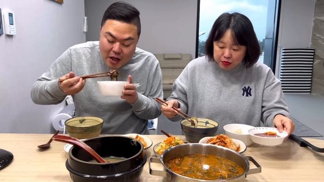 SUB) 기력보충 흑염소탕 | Home meal (Goat soup) Mukbang смотреть онлайн