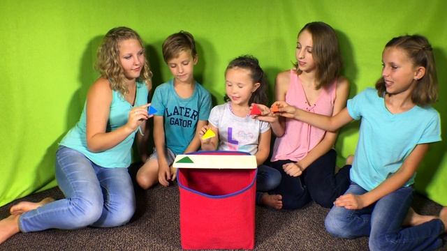 Learn English Words! Big Triangle Little Triangle with Sign Post Kids! смотреть онлайн