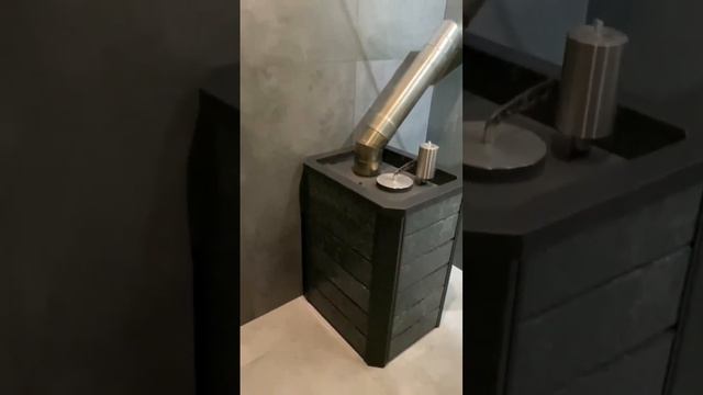 Завершающие штрихи? Железная банная печь в облицовке с кирпичным щитком в современном стиле? смотреть онлайн