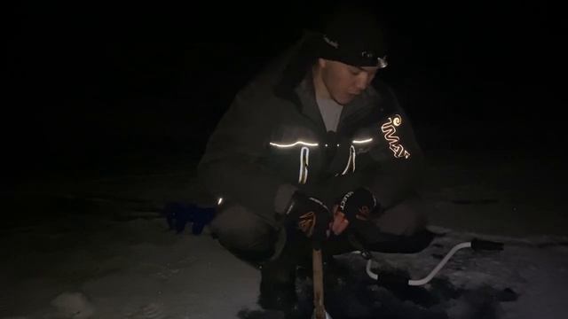 Рыбалка на озере Койшыбек. Зимняя рыбалка, подледная рыбалка. Платные озеры. Охота на форель смотреть онлайн