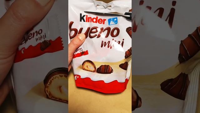 ASMR Unboxing Kinder Bueno Mini, Satisfying