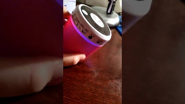 Обзор колонки кстати там где я 2 раза сказала влешка там ещё заряжать смотреть онлайн