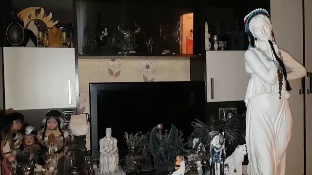 ДЕНЕЖНЫЕ ШЕПОТКИ. ДЛЯ ВСЕХ. ВЕДЬМИНА ИЗБА ▶️ ИНГА ХОСРОЕВА смотреть онлайн