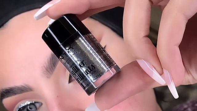 Glitter Cut Crease | Eye Makeup Tutorial смотреть онлайн