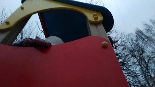 Арина гуляет в парке | A walk in the Park мы играем. Rina Today. Видео для детей 0+ смотреть онлайн