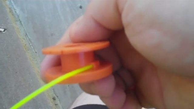 How To Replace Weed Wacker String Trimmer Line (Demonstrated on a Worx String Trimmer) смотреть онлайн