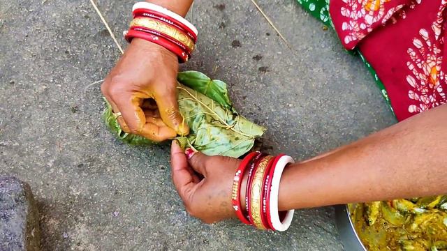 Wow! Traditional Fish Curry Recipe | Tasty Village Food | सरसों वाली मसालेदार मछली смотреть онлайн