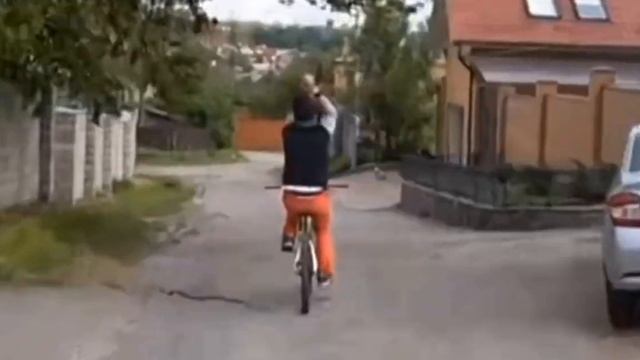 как арттим ездит с лопатой смотреть онлайн