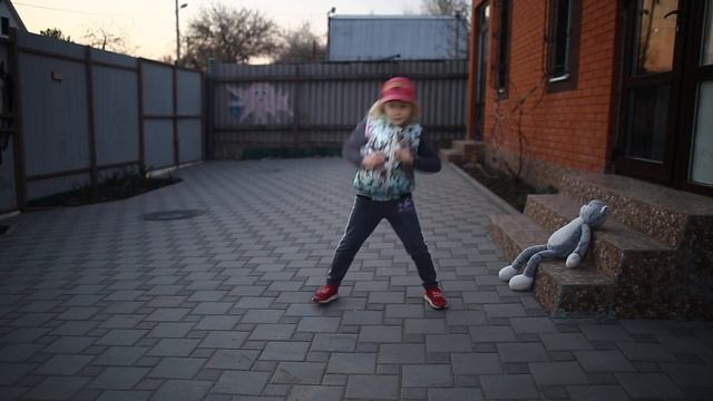 Зажигательный танец Двигайся - замри смотреть онлайн