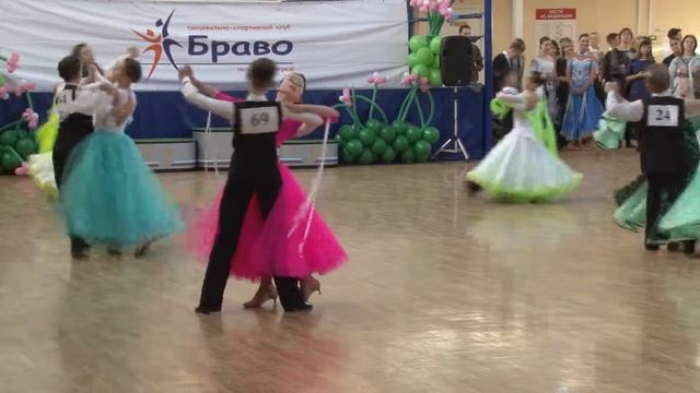 22.03.2015 Вологда, ТСК "Браво", Ю-1, St, 1/2 финала, Медленный фокстрот смотреть онлайн