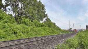 Тепловоз ТЭП70-0566 с пригородным поездом Балезино - Ижевск