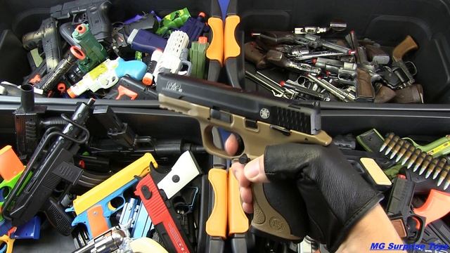 4 Boxes of Gun Toys ! Military & Police Guns Toys-Box of Toys смотреть онлайн