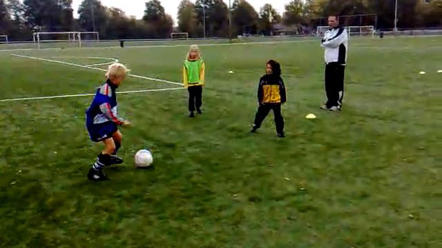 Voetbaltraining PH F1 смотреть онлайн