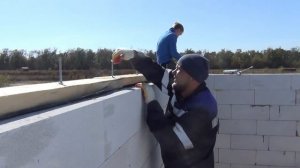 МАУЭРЛАТ и потолочные балки.