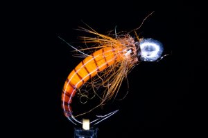 Мушка на хариуса. Флюоресцентная морковка