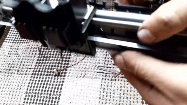 Разбираем принтер HP Deskjet D2460 на детали смотреть онлайн