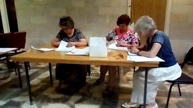 Подсчет пачек бюллетеней по уголкам, УИК2092, Озеры 09.09.2018 смотреть онлайн