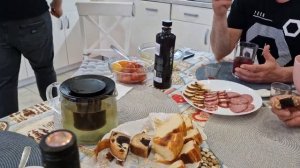 Накрыли стол на Игрени Нет мозгов и не будет