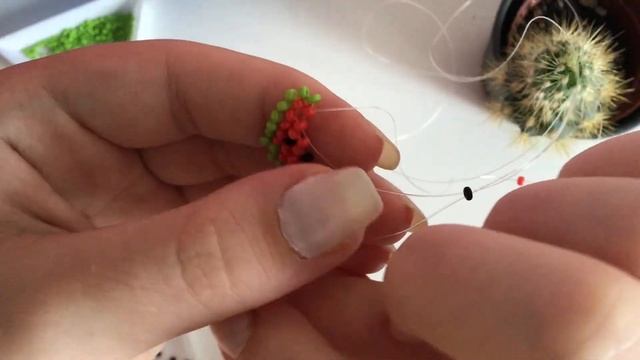 Туториал на дольку арбуза из бисера / Tutorial on a slice of watermelon from beads смотреть онлайн
