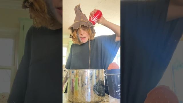 HOW TO MAKE A WITCHES BREW HALLOWEEN TUTORIAL :) смотреть онлайн