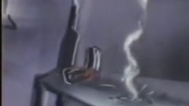 Earth To Doris смотреть онлайн