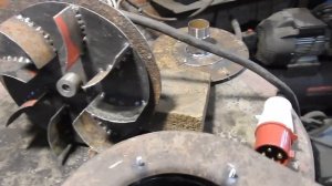 самодельный вентилятор улитка - пылесос для удаления золы.